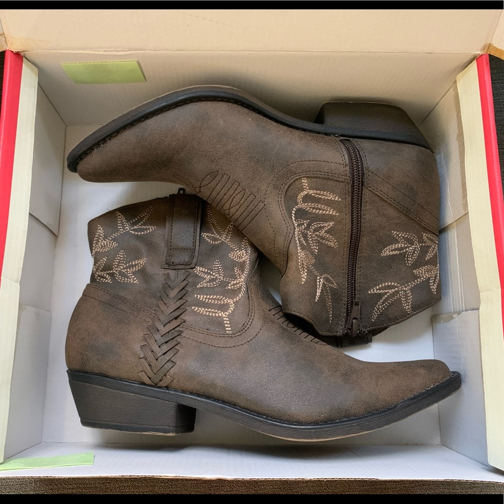 American Rag Adollyp Cowboy Boots Size 8.5